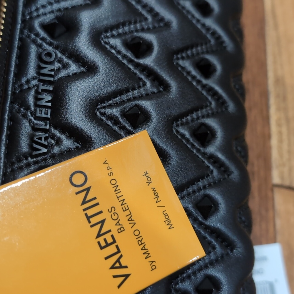 Valentino by Mario Valentino Leonardo Studded Zip Close Wallet New with Tags ❤️